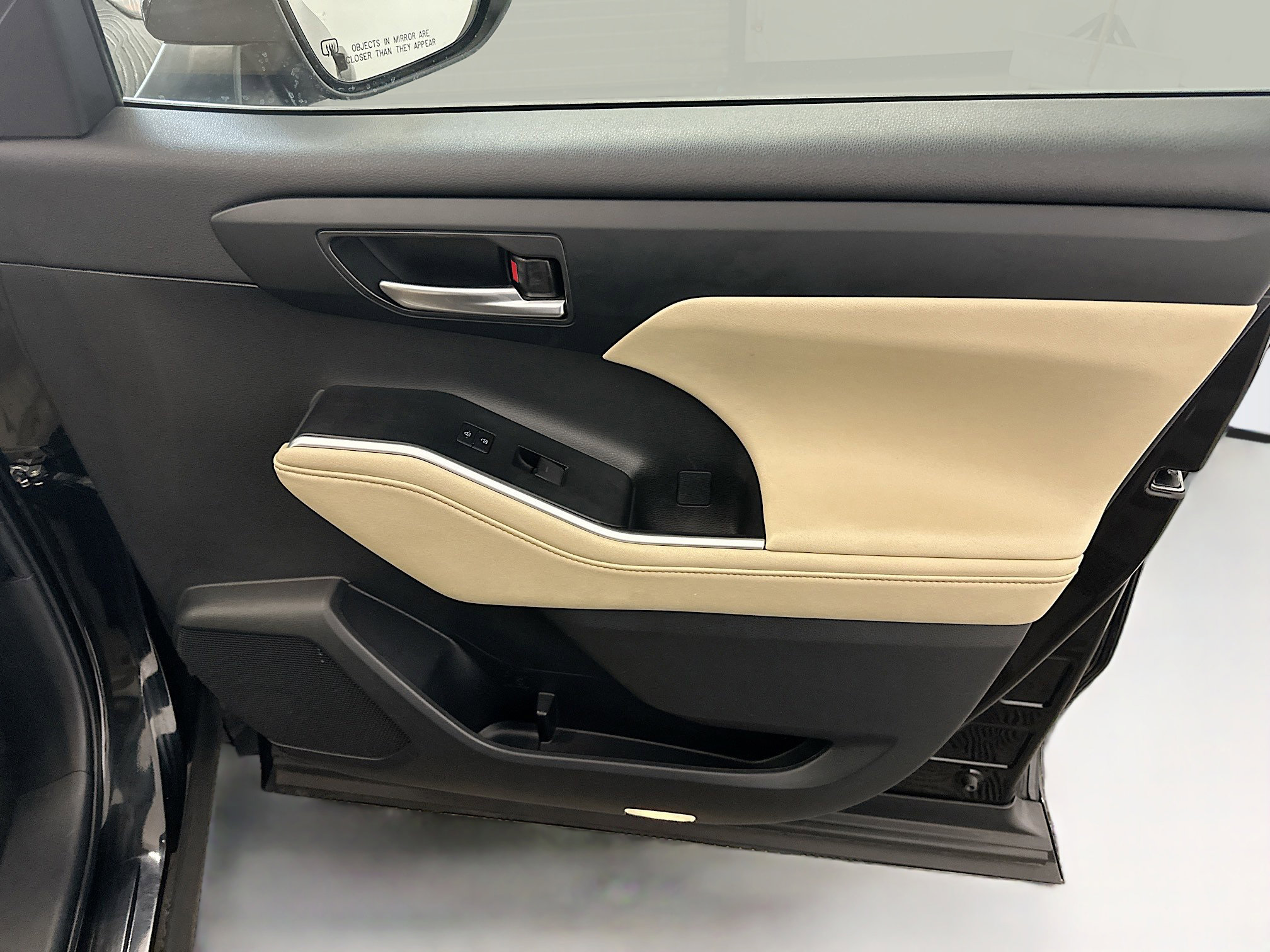 Used 2023 Toyota Highlander XLE image 35