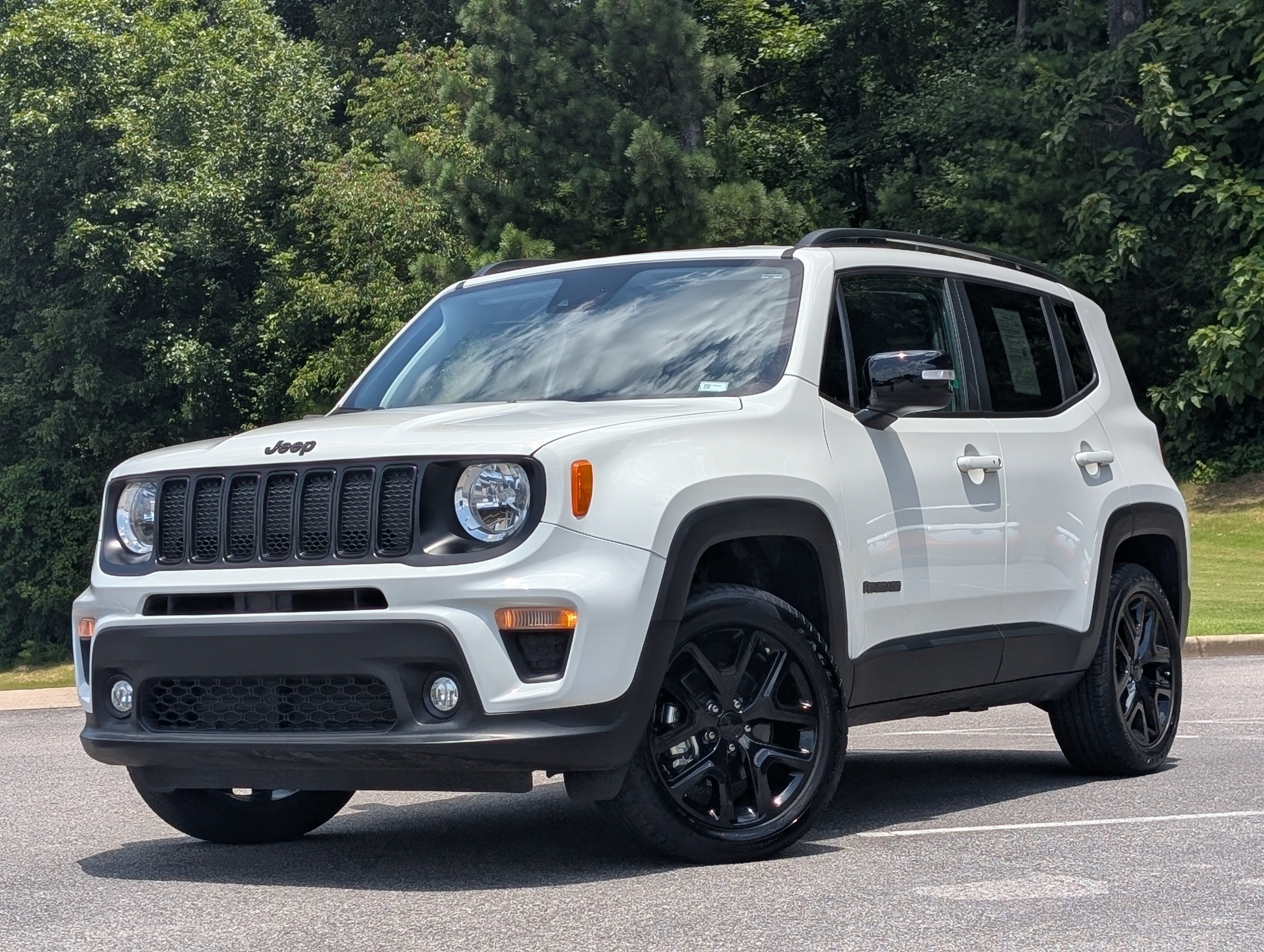 Used 2023 Jeep Renegade Altitude AWD/4WD image 4