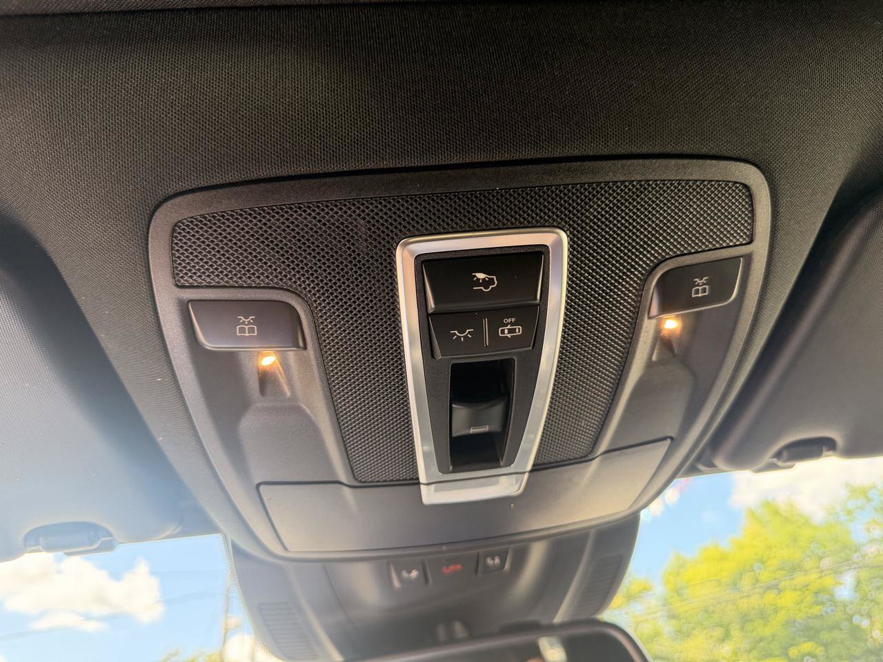 Used 2019 Mercedes-Benz GLE 400 4MATIC w/ Premium 1 Package image 28