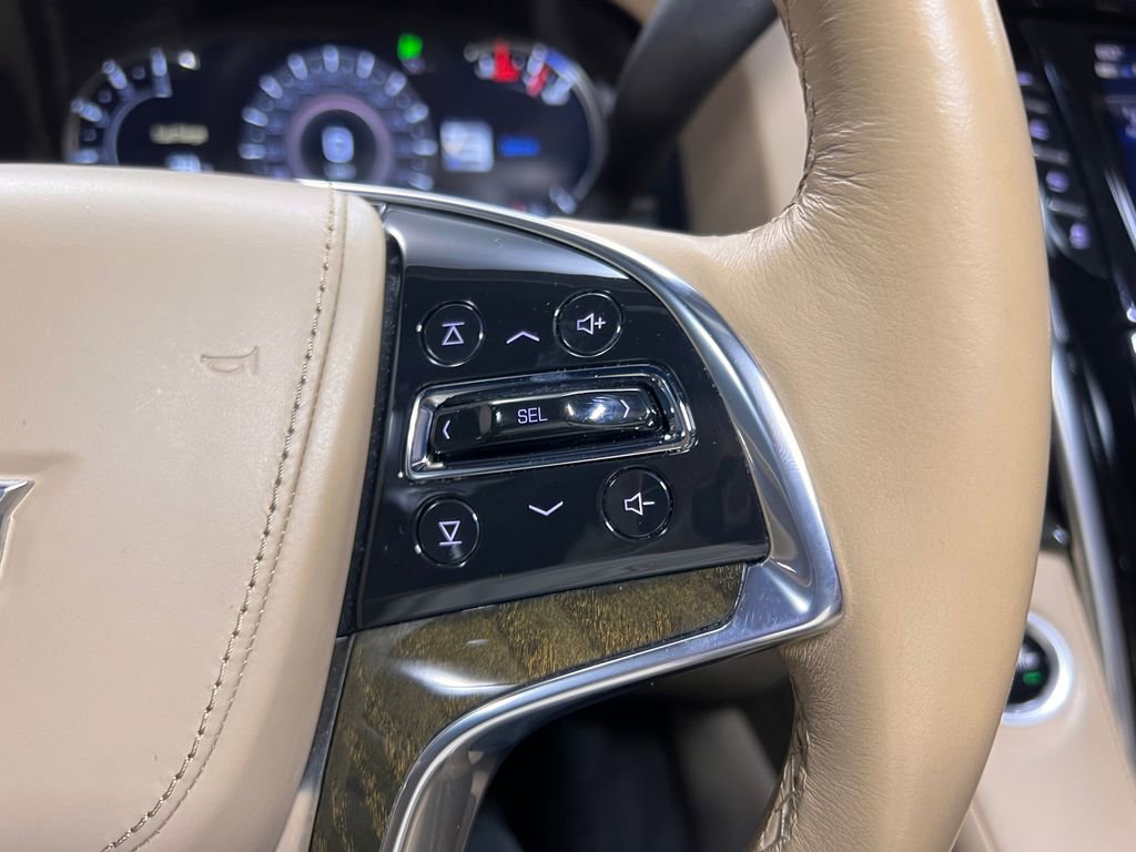 Used 2020 Cadillac Escalade Platinum image 29