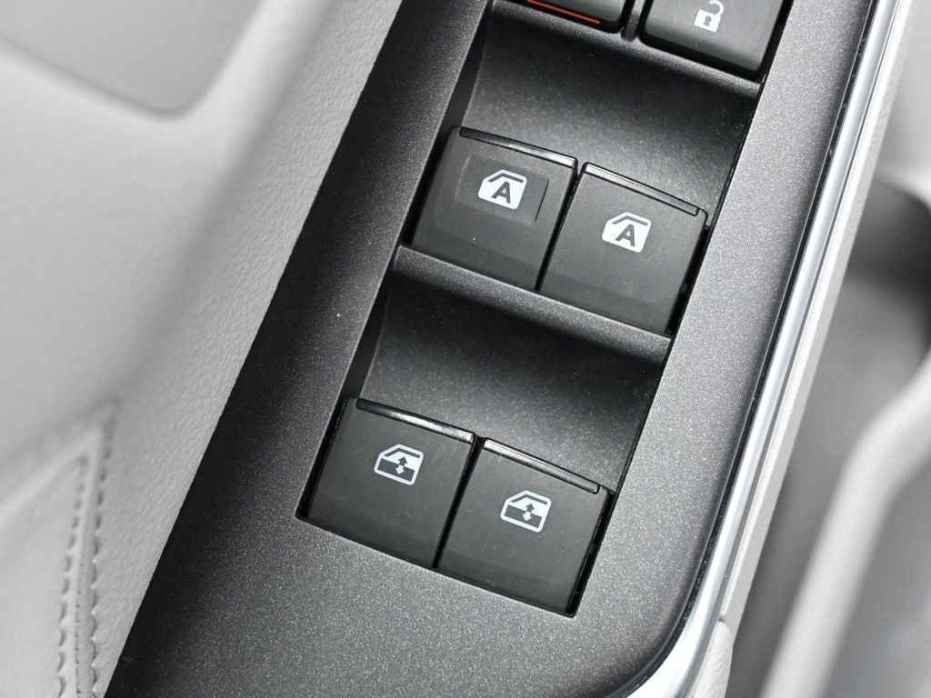 Used 2016 Toyota Camry XLE image 14