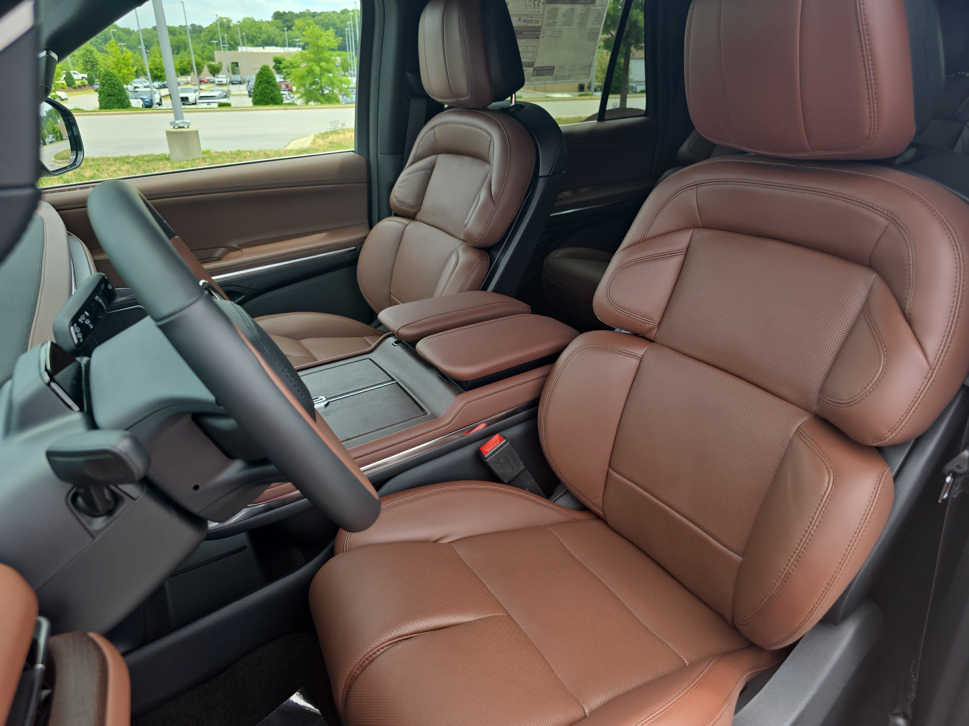 New 2026 Lincoln Navigator L Reserve AWD/4WD image 15