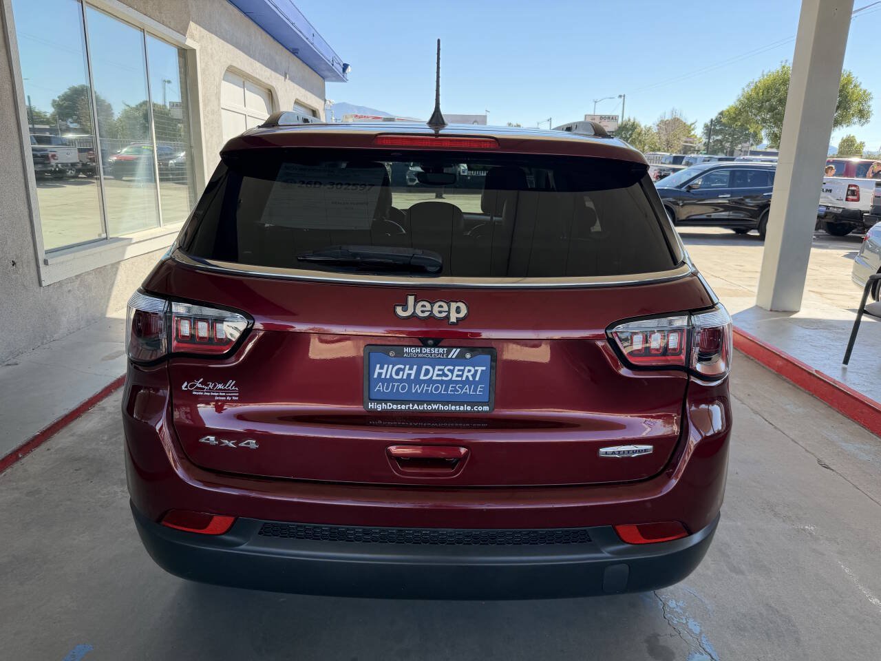 Used 2022 Jeep Compass Latitude w/ Sun and Sound Group AWD/4WD image 7