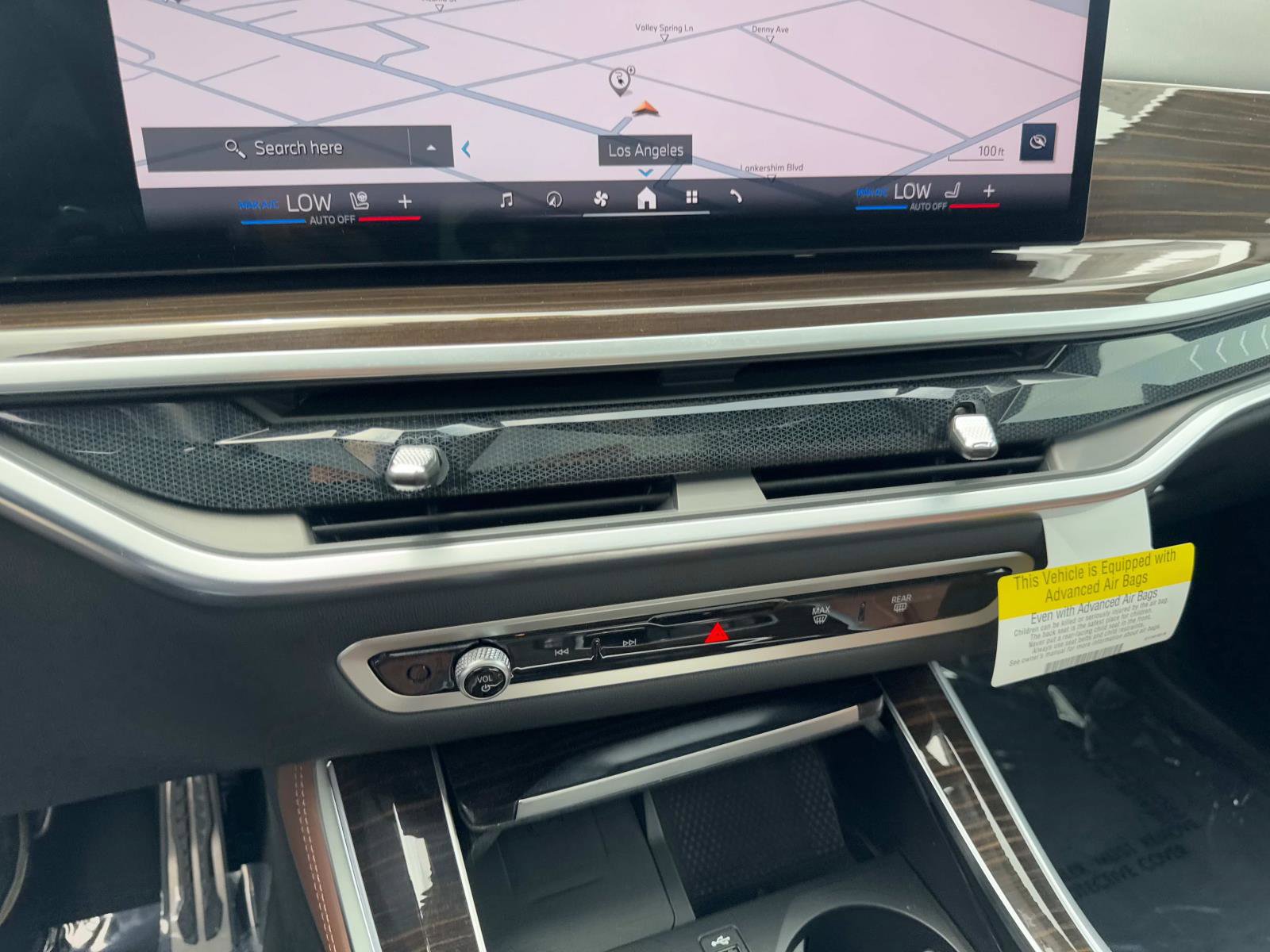 Used 2024 BMW X5 xDrive50e w/ M Sport Package image 21