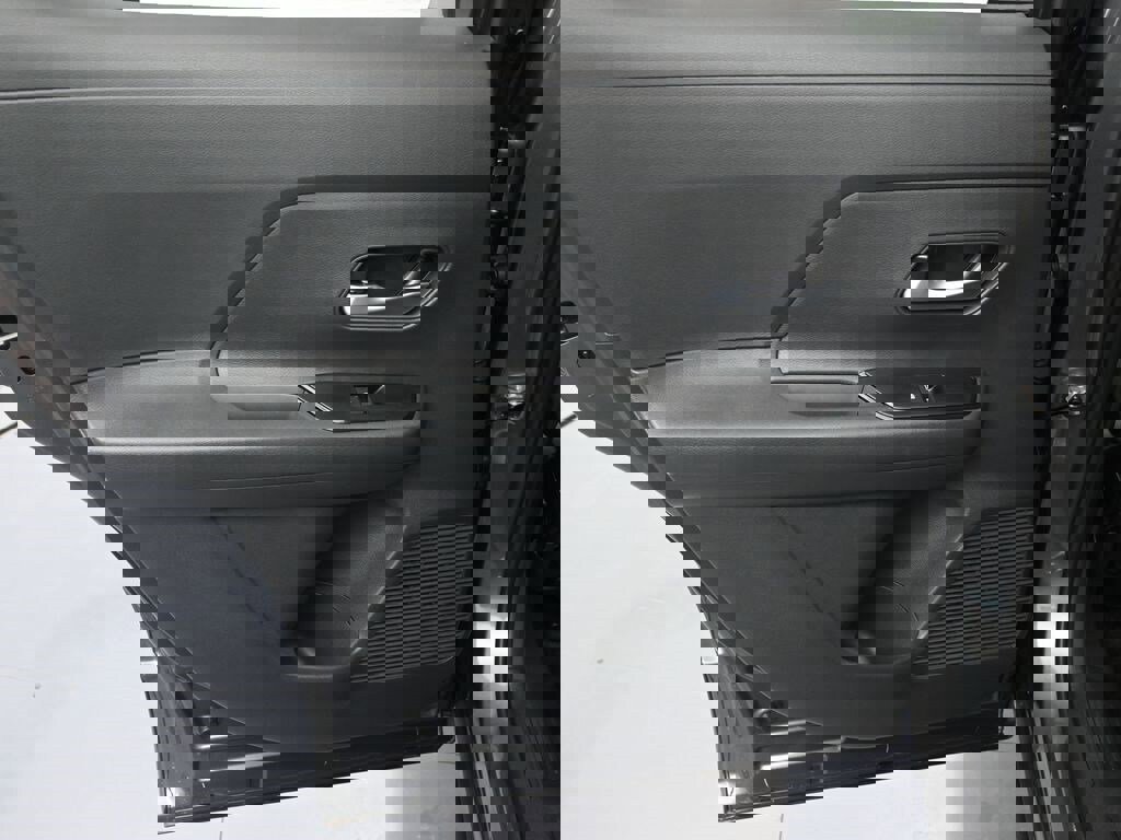 New 2026 Nissan Kicks SV image 19