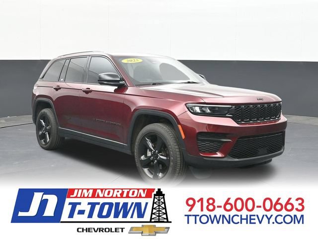 Used 2025 Jeep Grand Cherokee Altitude