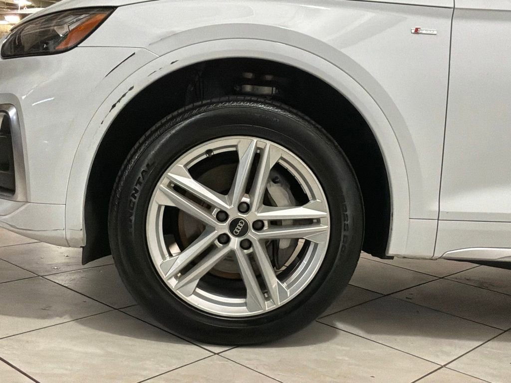 Used 2023 Audi Q5 e Premium w/ Convenience Package AWD/4WD image 16