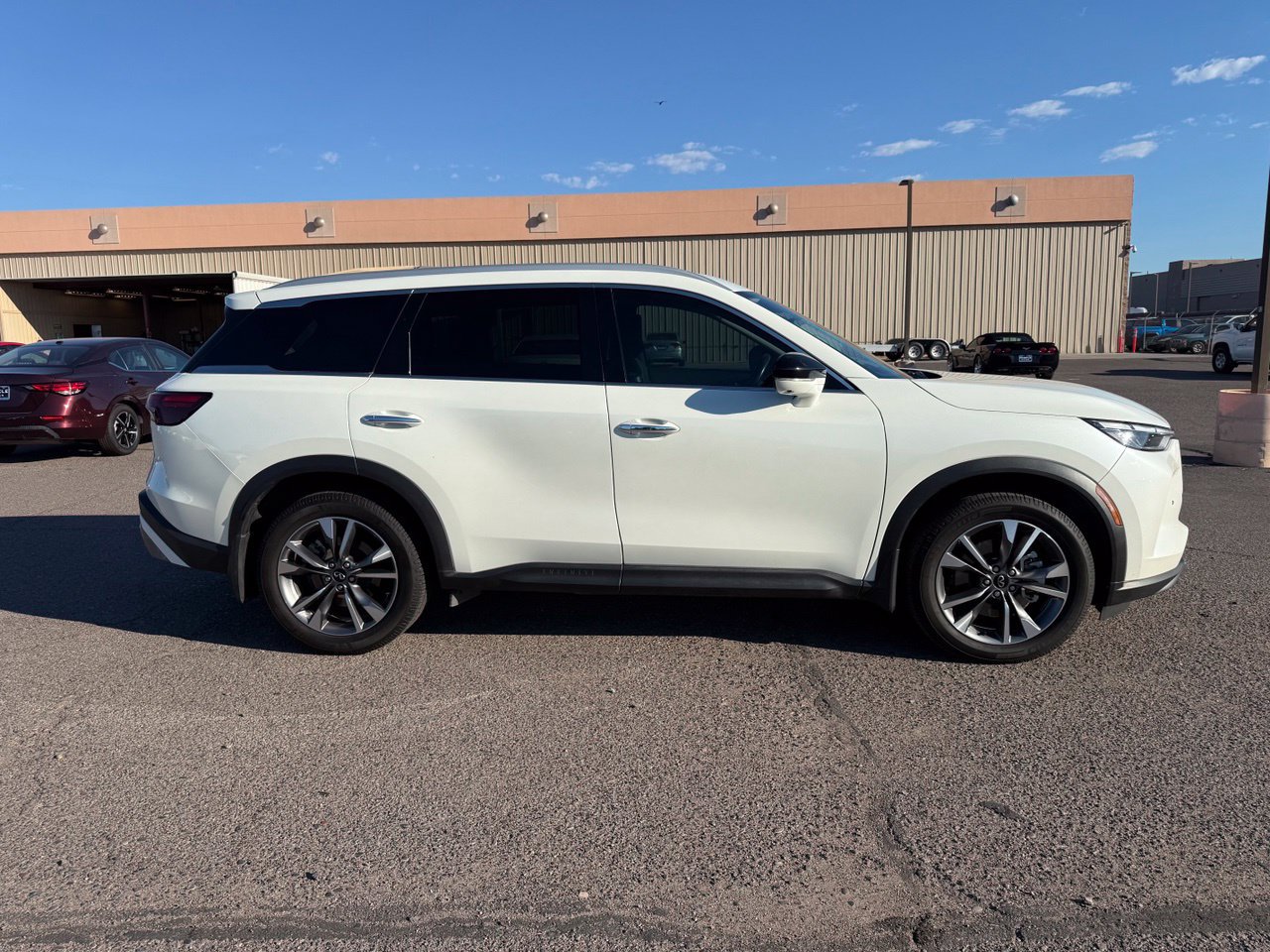 Used 2022 INFINITI QX60 Luxe w/ Cargo Package FWD image 4