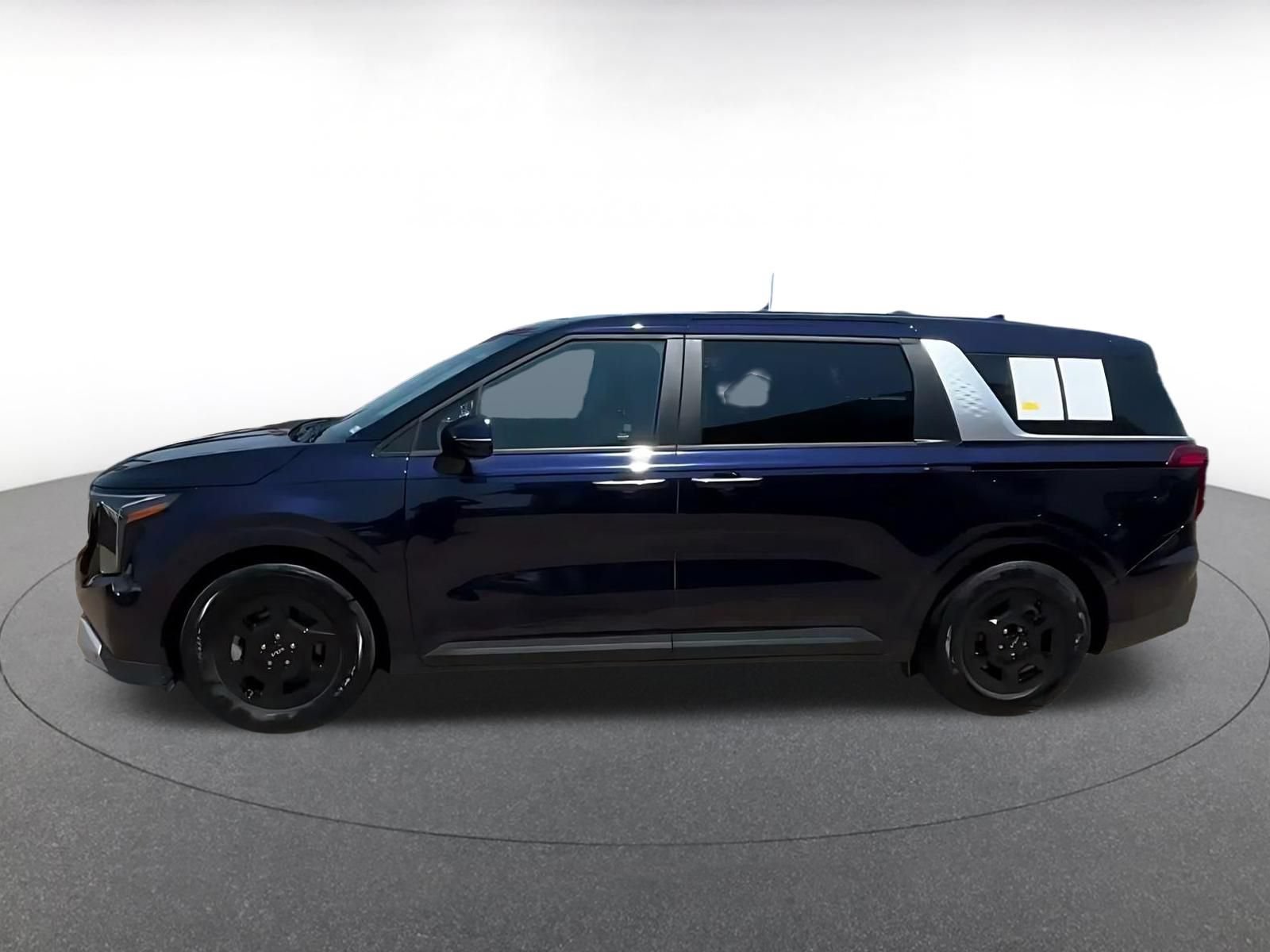 Used 2026 Kia Carnival FWD image 7