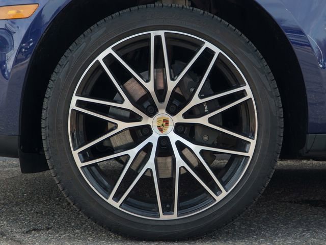 Certified 2026 Porsche Macan AWD/4WD image 12