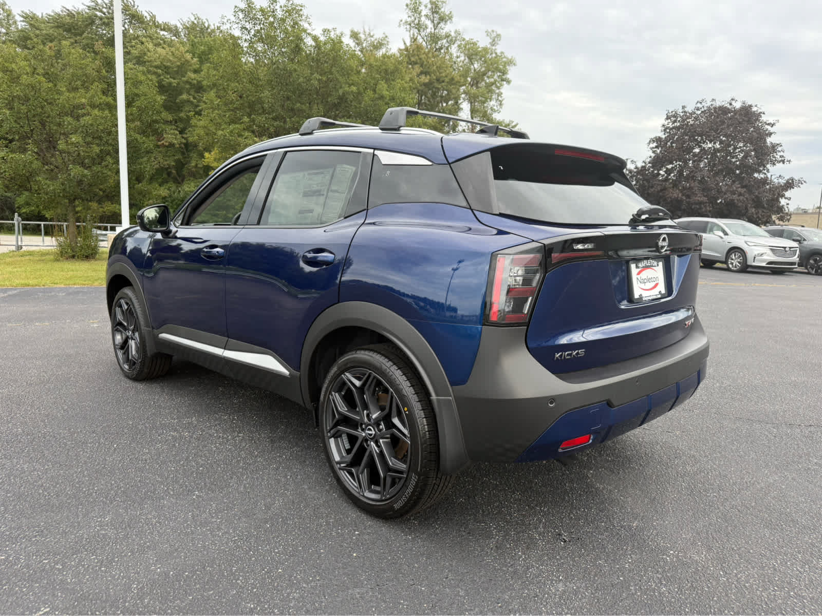 Used 2026 Nissan Kicks SR w/ Cold Weather Package AWD/4WD image 5