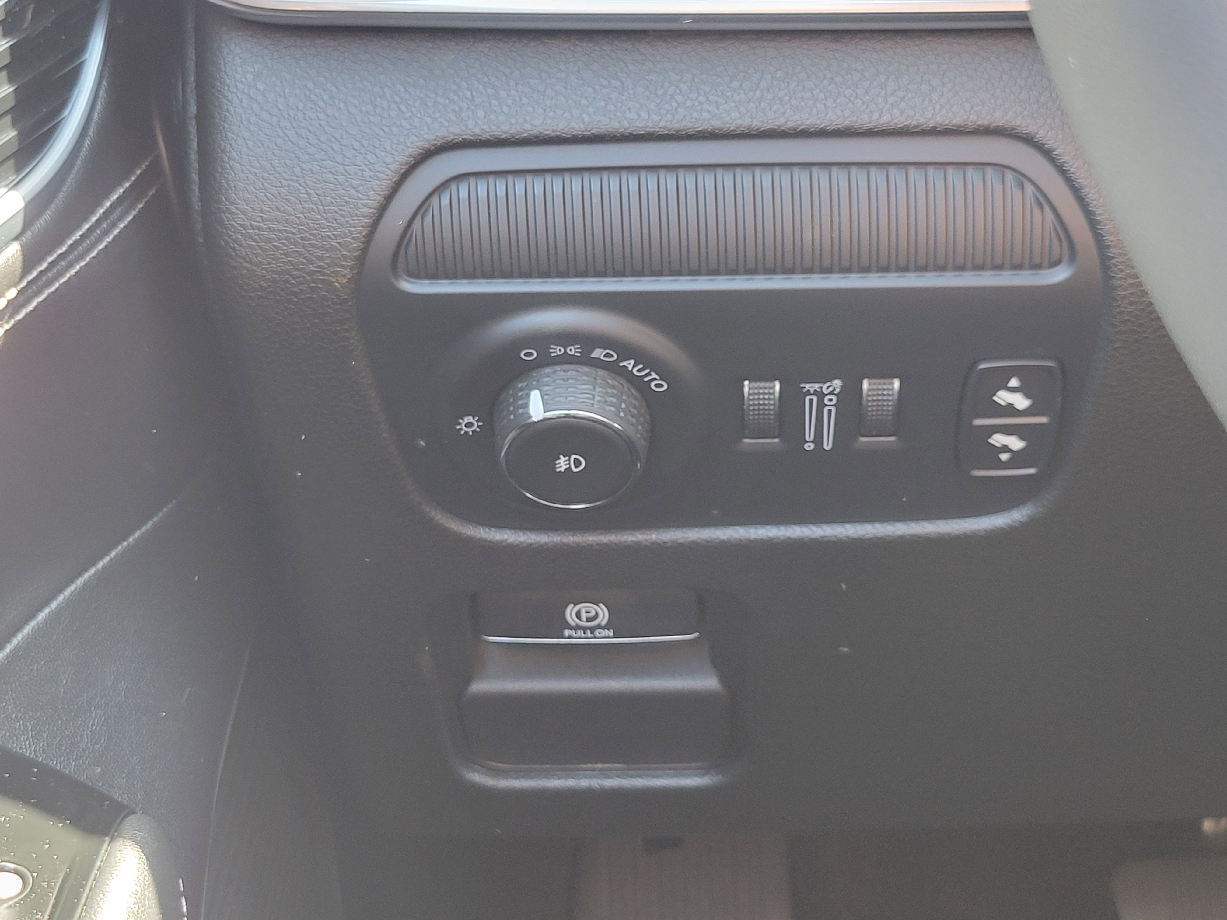 Used 2024 Jeep Wagoneer Series II w/ Convenience Group I AWD/4WD image 12
