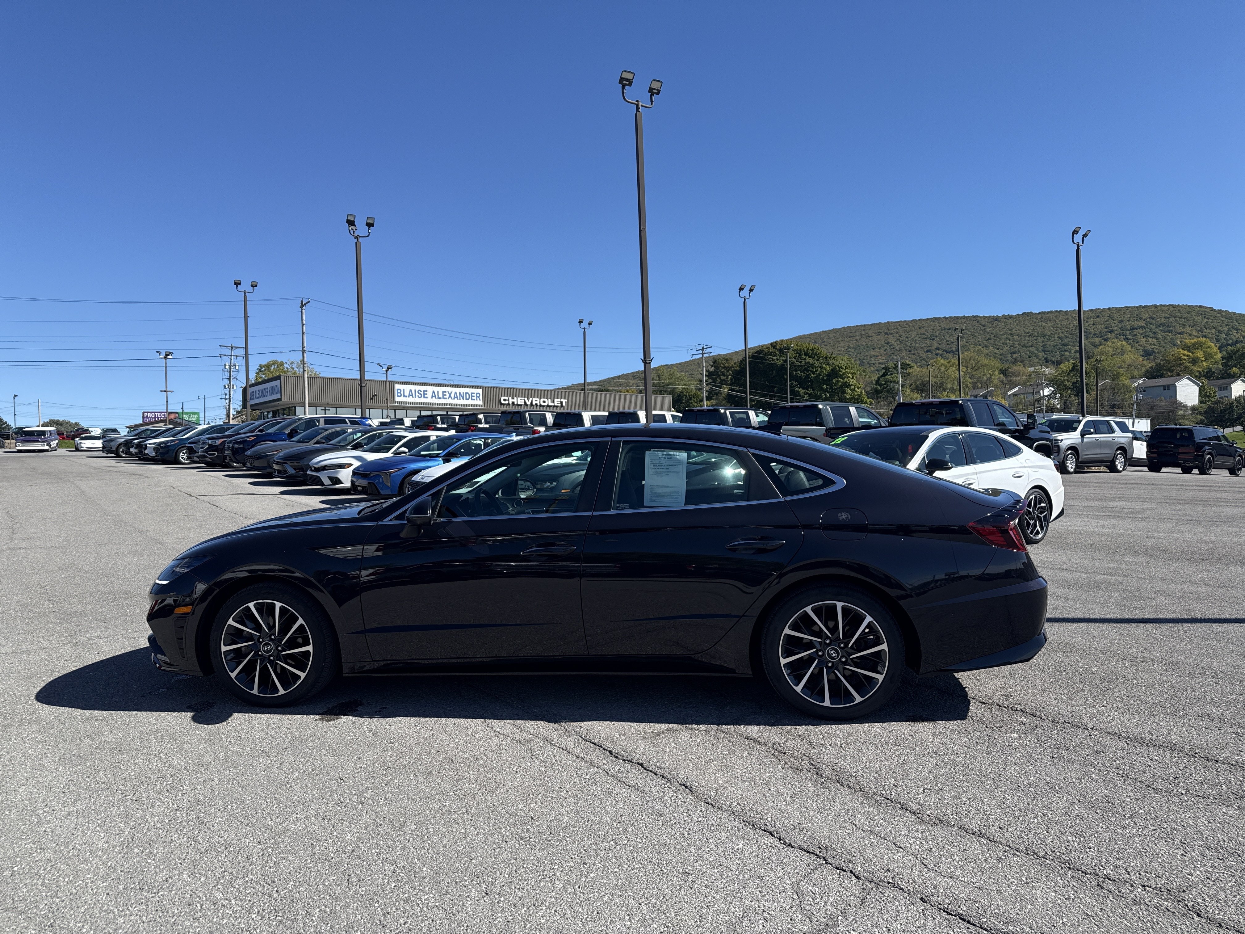Used 2023 Hyundai Sonata Limited FWD image 8