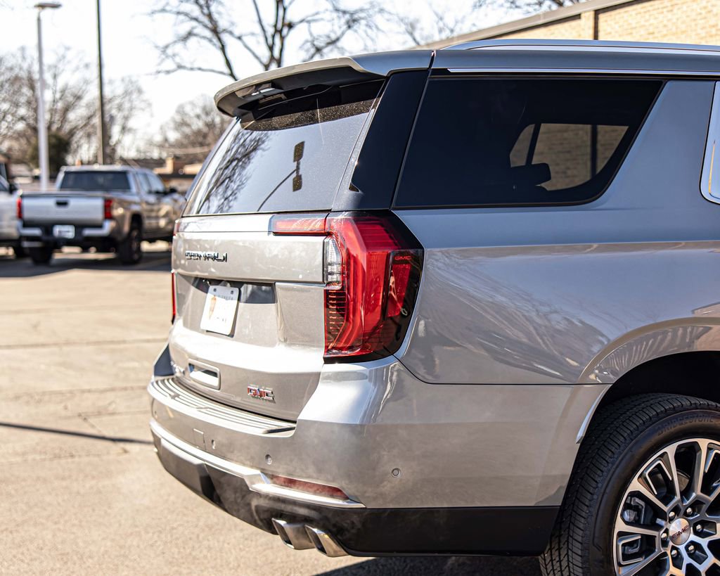 Used 2026 GMC Yukon Denali w/ Sun & Power Step Package image 13