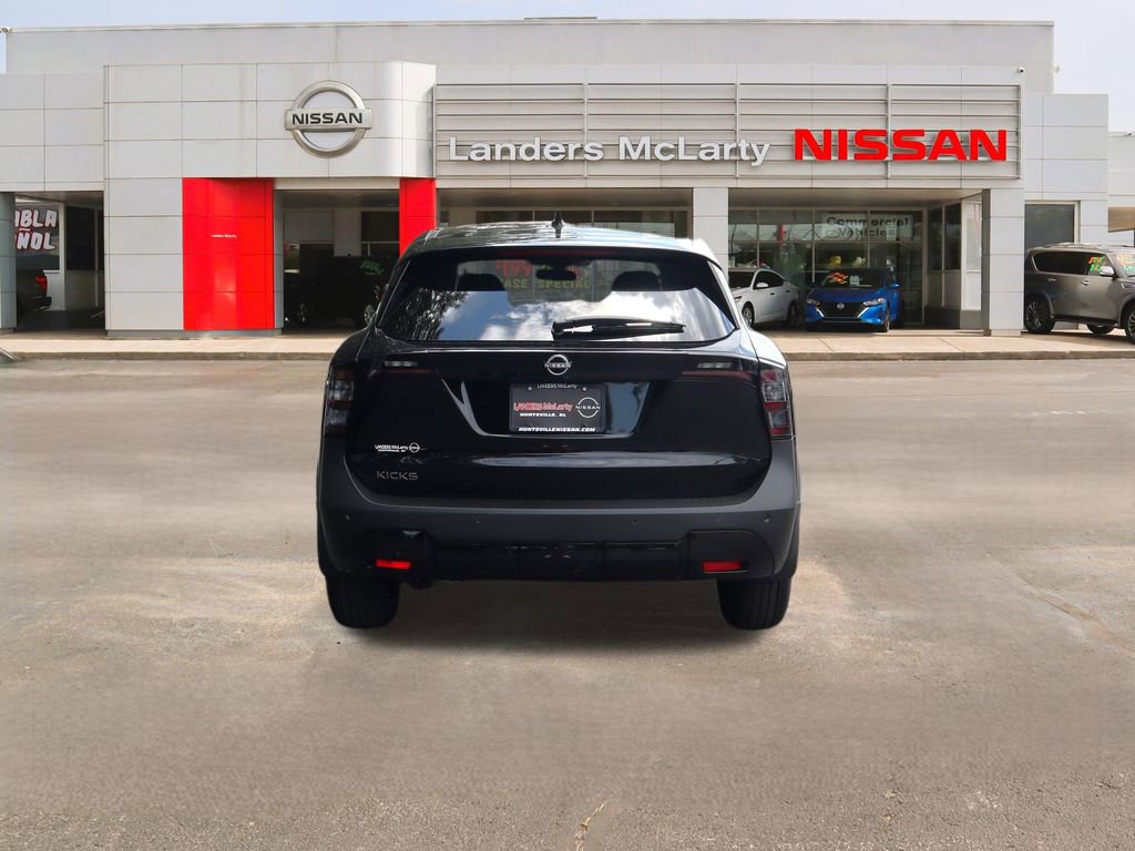 Used 2025 Nissan Kicks SV image 4