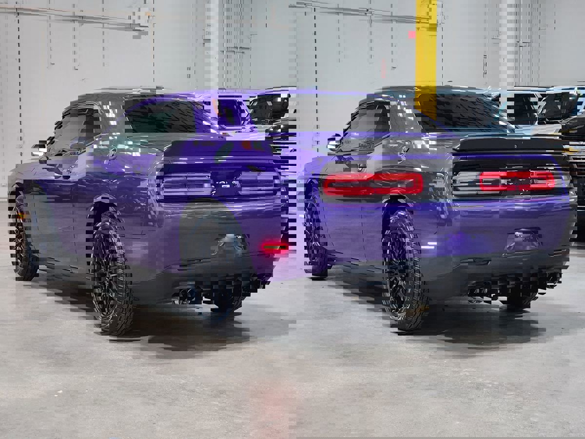 Used 2019 Dodge Challenger SXT image 11