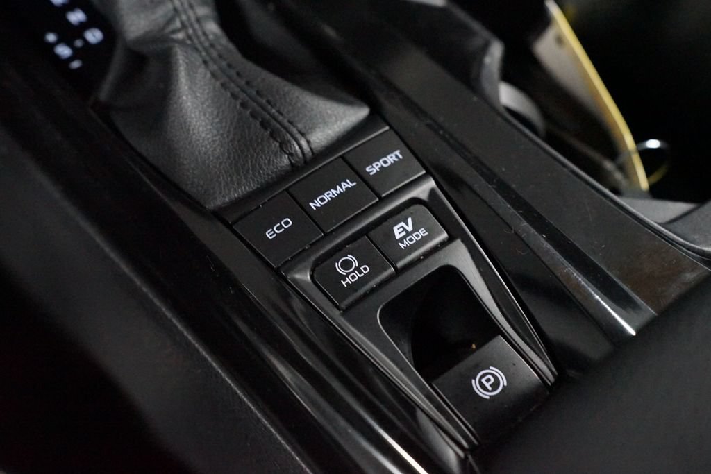 Used 2025 Toyota Camry SE FWD image 23
