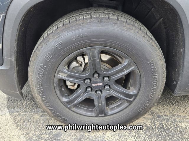 Used 2020 GMC Acadia AT4 w/ Driver Alert Package II image 3