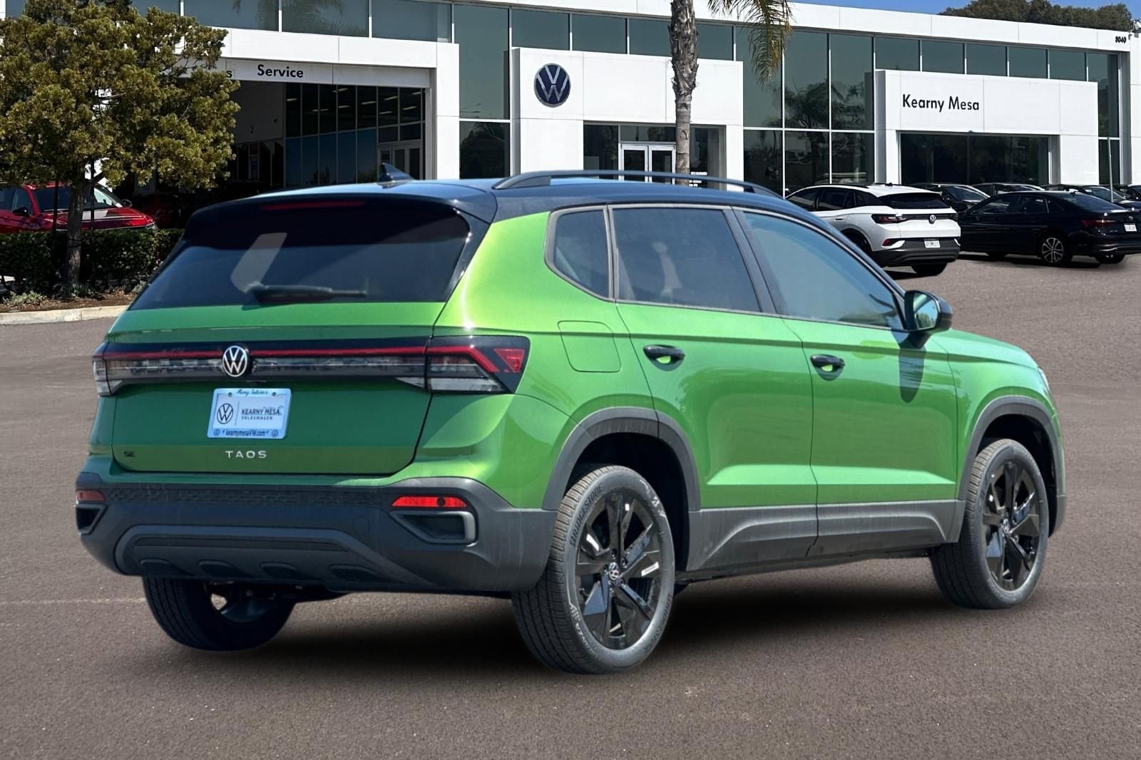 New 2026 Volkswagen Taos SE FWD image 4