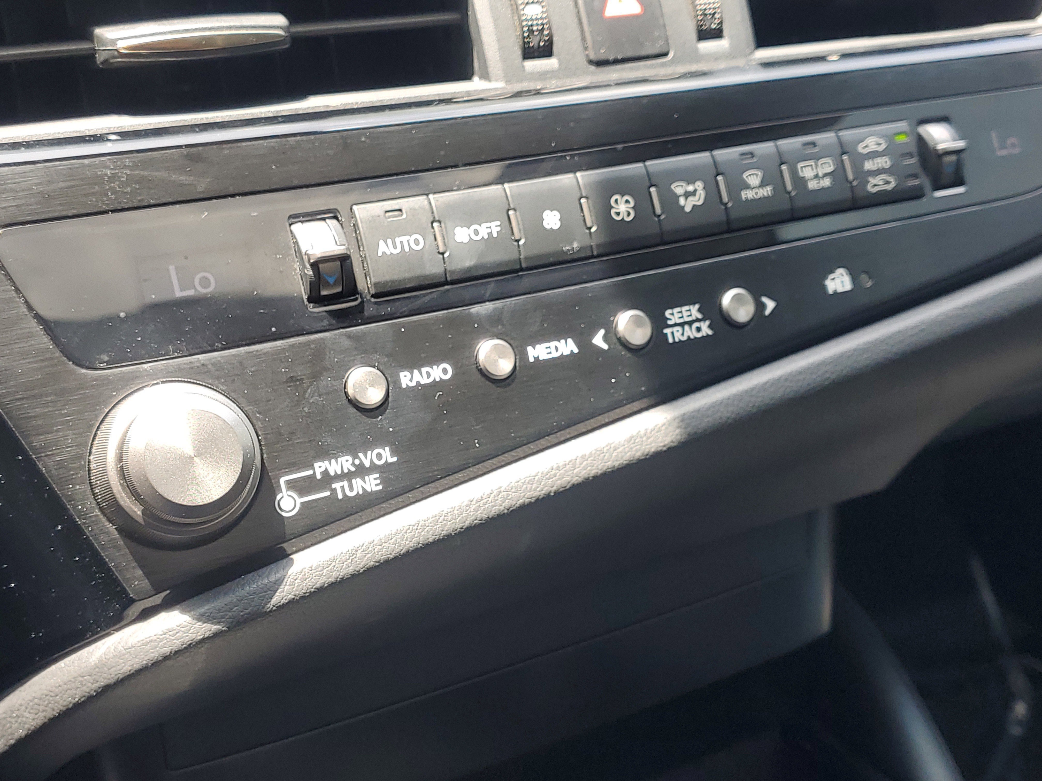 Certified 2023 Lexus ES 350 w/ Accessory Package (Z2) FWD image 27