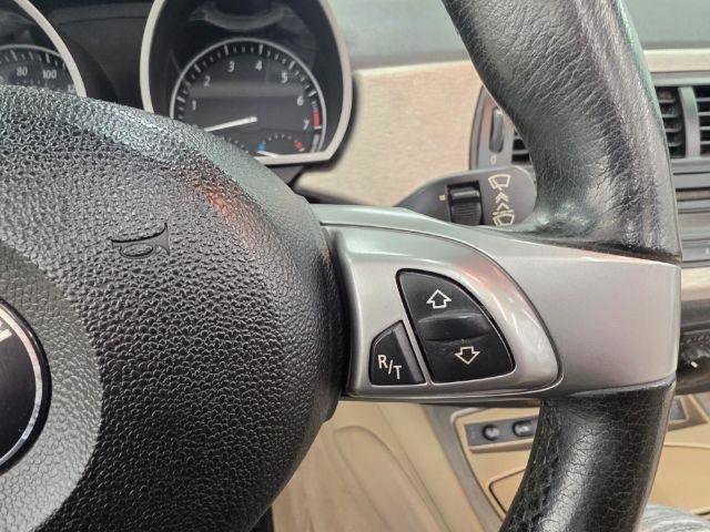 Used 2005 BMW Z4 2.5i RWD image 18
