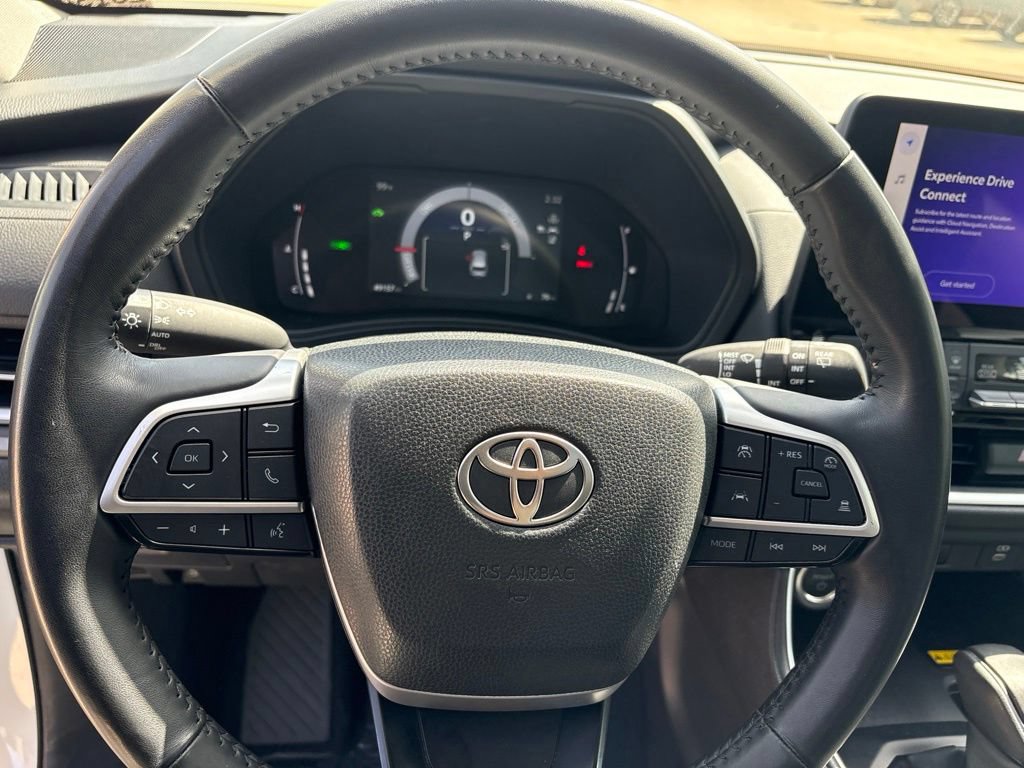 Used 2025 Toyota Grand Highlander AWD Hybrid image 16