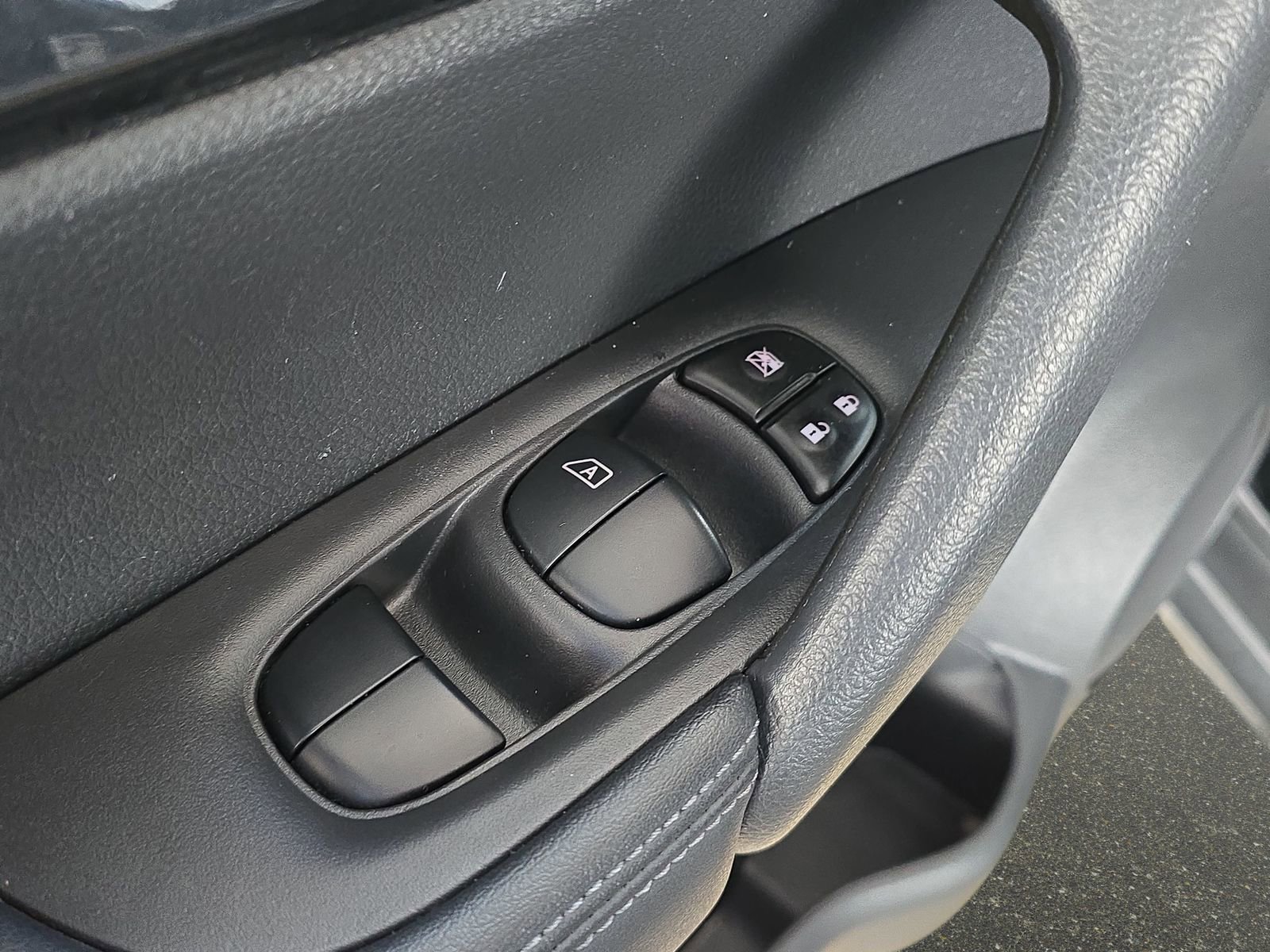 Used 2020 Nissan Rogue SV AWD/4WD image 27