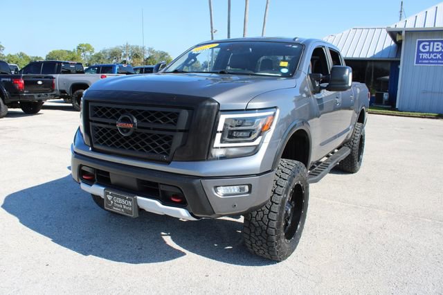 Used 2021 Nissan Titan PRO-4X w/ Pro-4x Convenience Package image 3