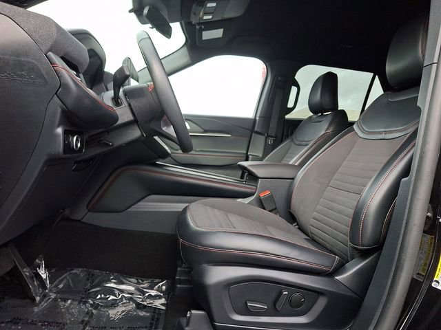 Used 2025 Ford Explorer ST-Line image 14