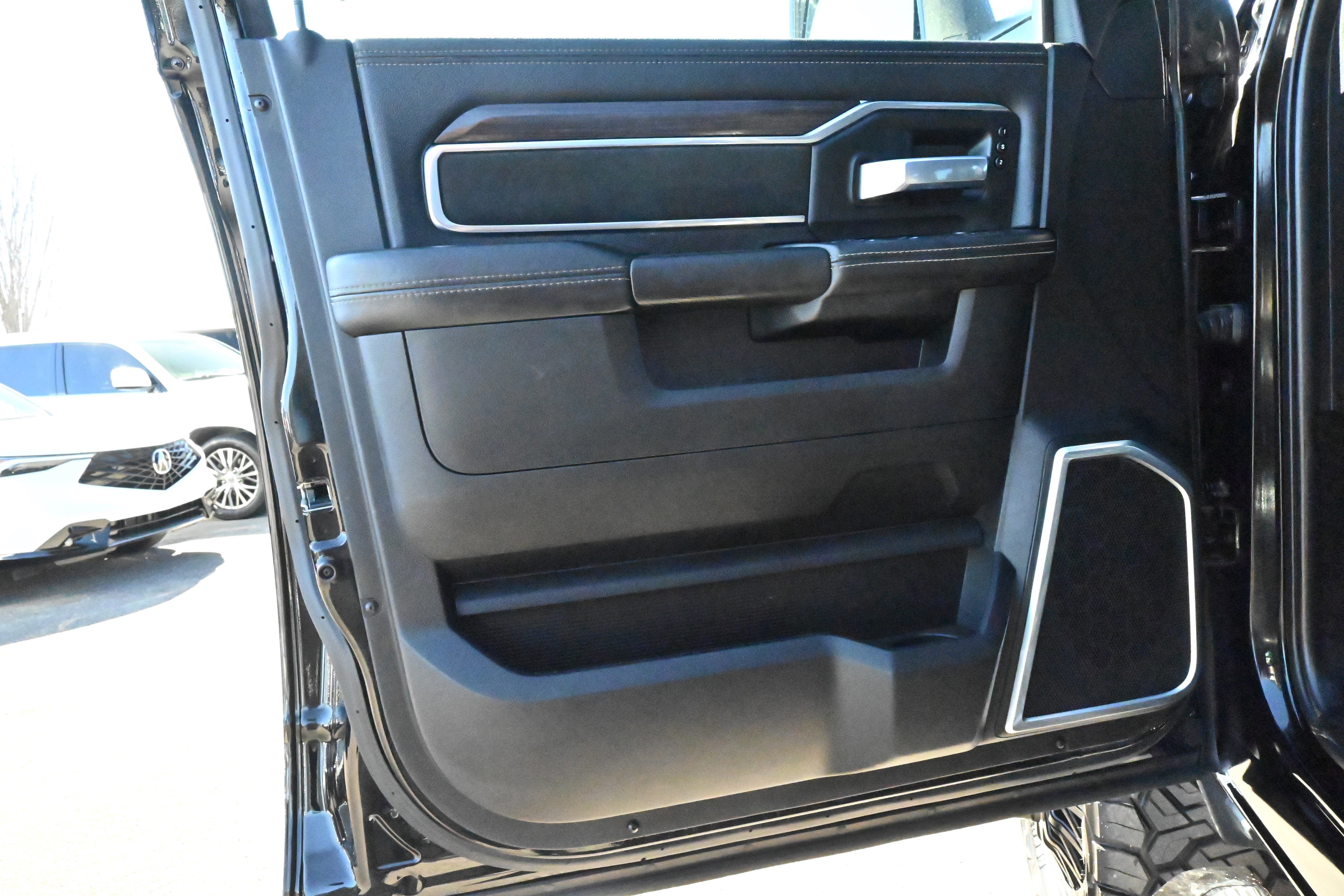 Used 2025 RAM 3500 Laramie w/ Night Edition image 28