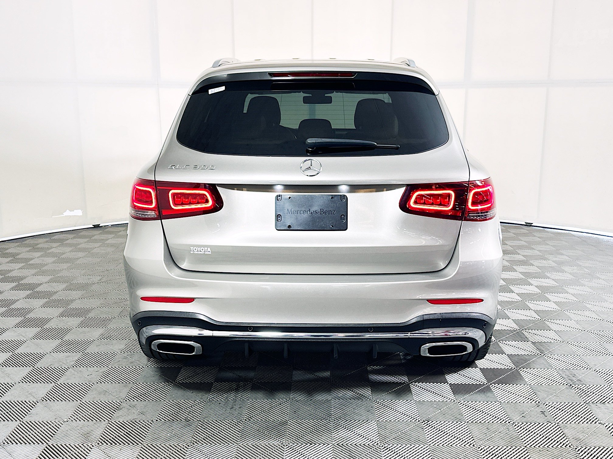 Used 2020 Mercedes-Benz GLC 300 image 4