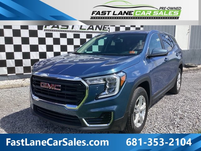 Used 2024 GMC Terrain SLE image 1