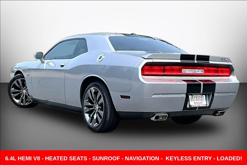 Used 2014 Dodge Challenger SRT8 w/ Harman/Kardon Audio Group RWD image 4