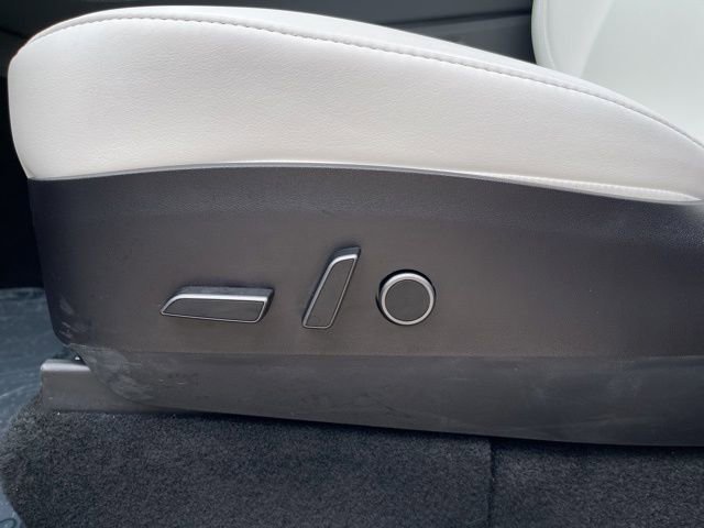 Used 2023 Tesla Model Y Performance AWD/4WD image 12