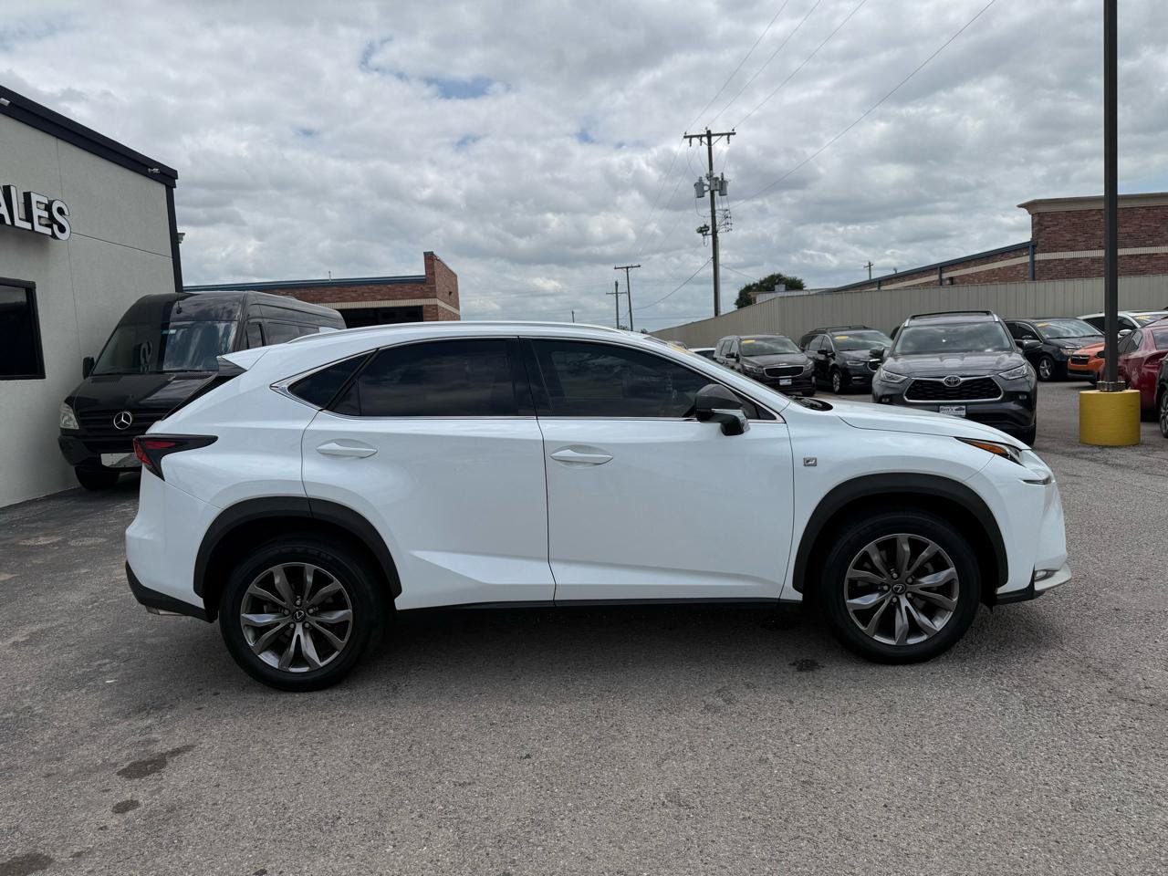 Used 2017 Lexus NX 200t FWD image 5