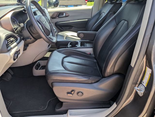 Used 2021 Chrysler Voyager Lxi FWD image 14