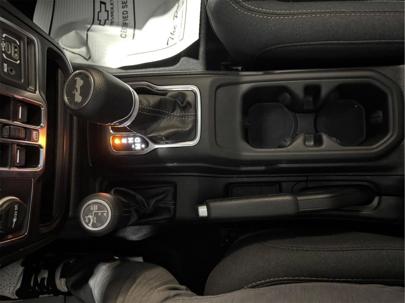 Used 2025 Jeep Wrangler Unlimited Sahara AWD/4WD image 26