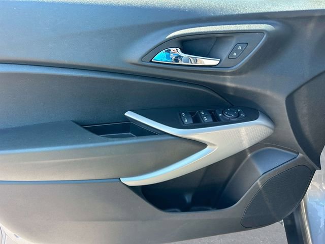 Used 2024 Chevrolet Trax RS w/ Sunroof Package image 23