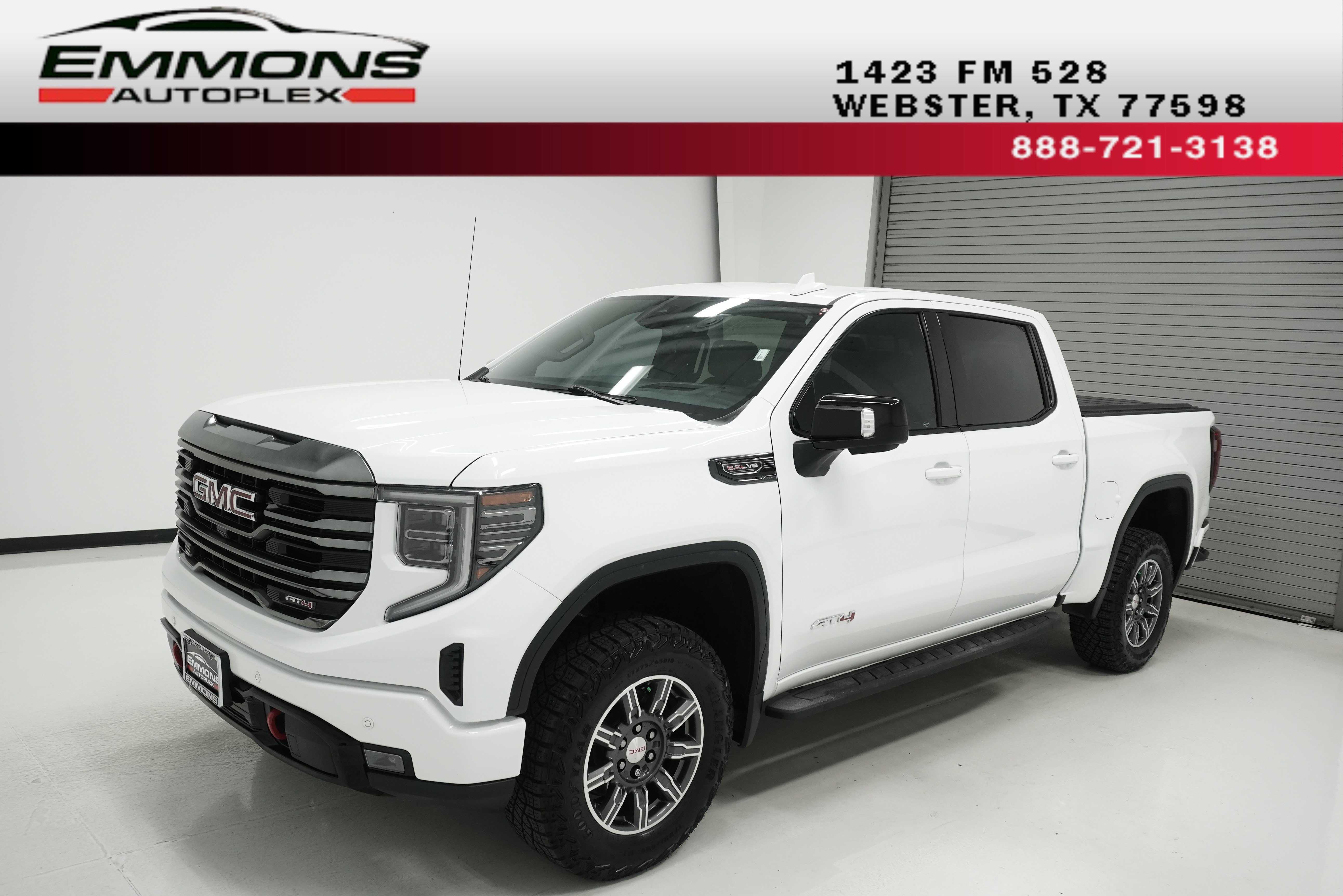 Used 2024 GMC Sierra 1500 AT4 w/ Technology Package AWD/4WD image 1