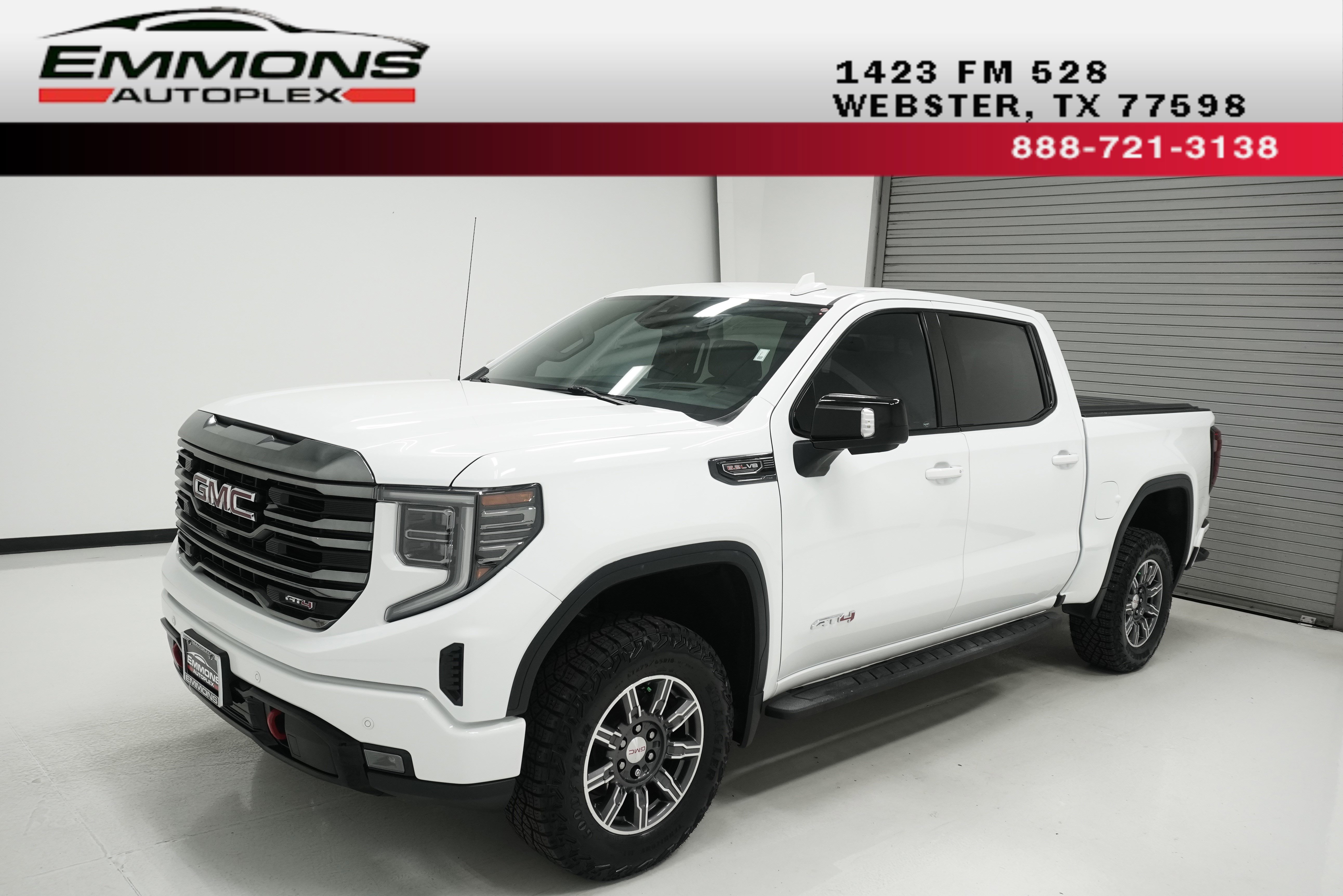 Used 2024 GMC Sierra 1500 AT4 w/ Technology Package AWD/4WD image 1