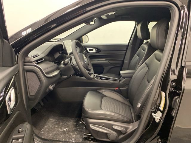 Used 2026 Jeep Compass Latitude image 8