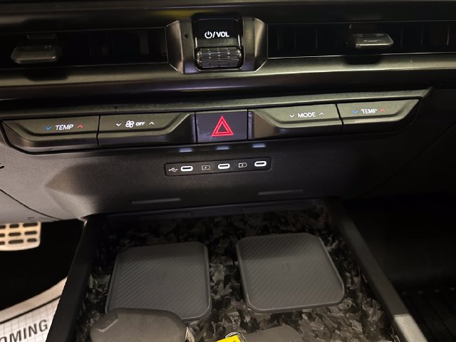 Used 2027 Kia Telluride SX Prestige X-Pro AWD/4WD image 11