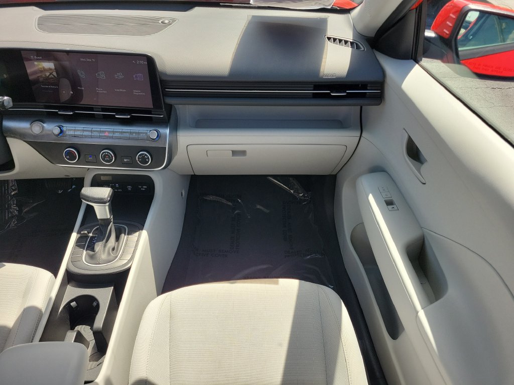 Used 2025 Hyundai Kona SE FWD image 14