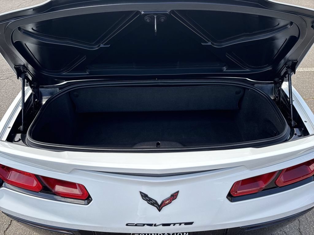 Used 2017 Chevrolet Corvette Stingray Convertible RWD image 30