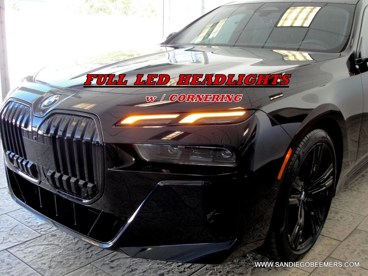 Used 2023 BMW 740i 740i M SPORT PRO+HUD+SWAROVSKI w/ Parking Assistance Package image 3