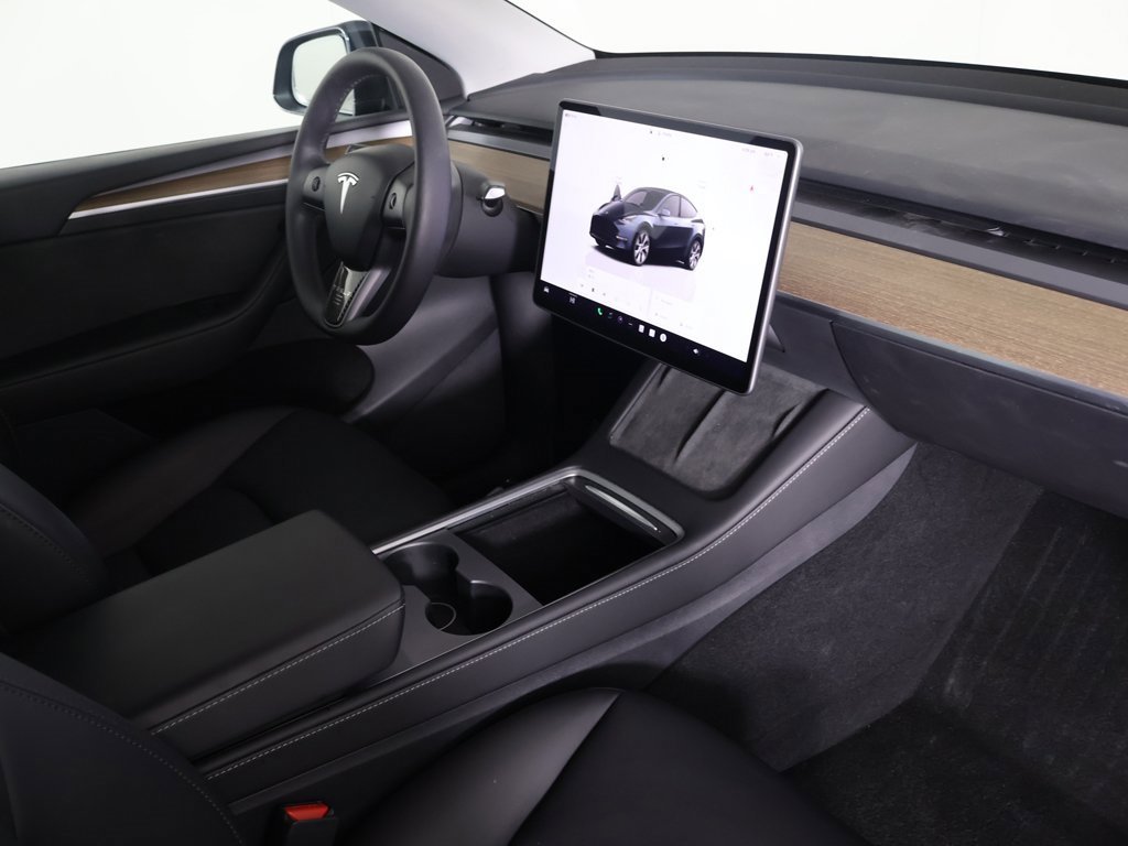 Used 2024 Tesla Model Y Long Range image 28