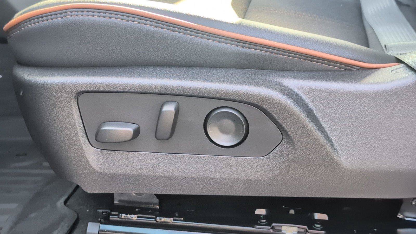 New 2026 GMC Canyon AT4 AWD/4WD image 18