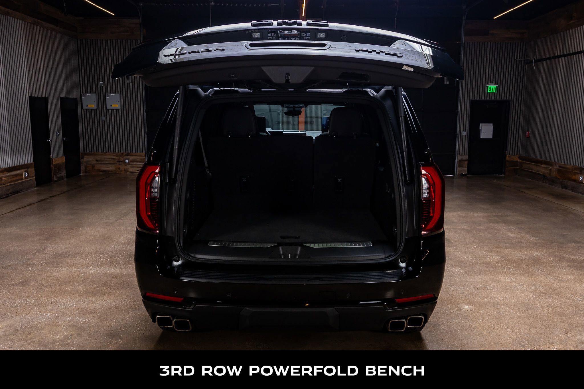 Used 2025 GMC Yukon XL AT4 Ultimate AWD/4WD image 9