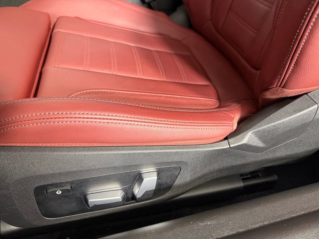 Used 2023 BMW 230i 230i w/ M Sport Package image 21