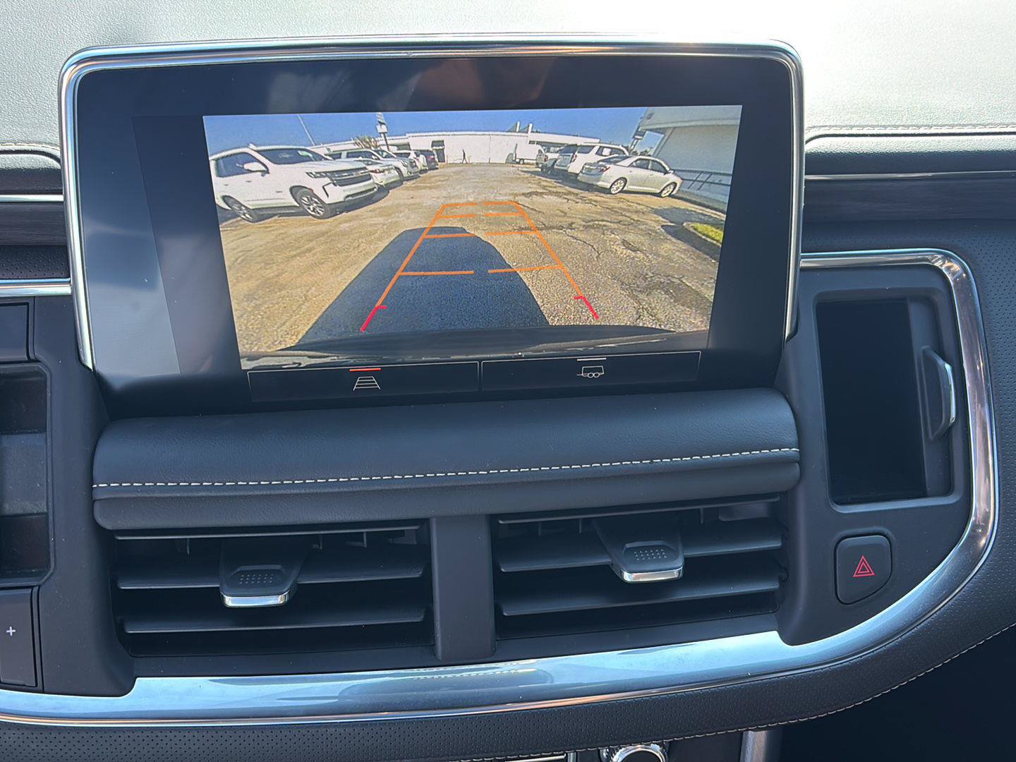 Used 2023 GMC Yukon SLT RWD image 23
